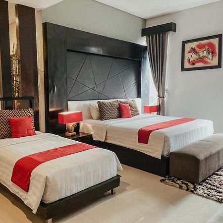Prima Sr Hotel & Convention Yogyakarta Sleman  Kültér fotó