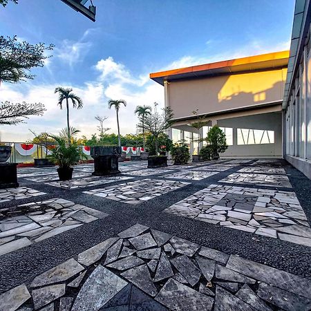 Prima Sr Hotel & Convention Yogyakarta Sleman  Kültér fotó