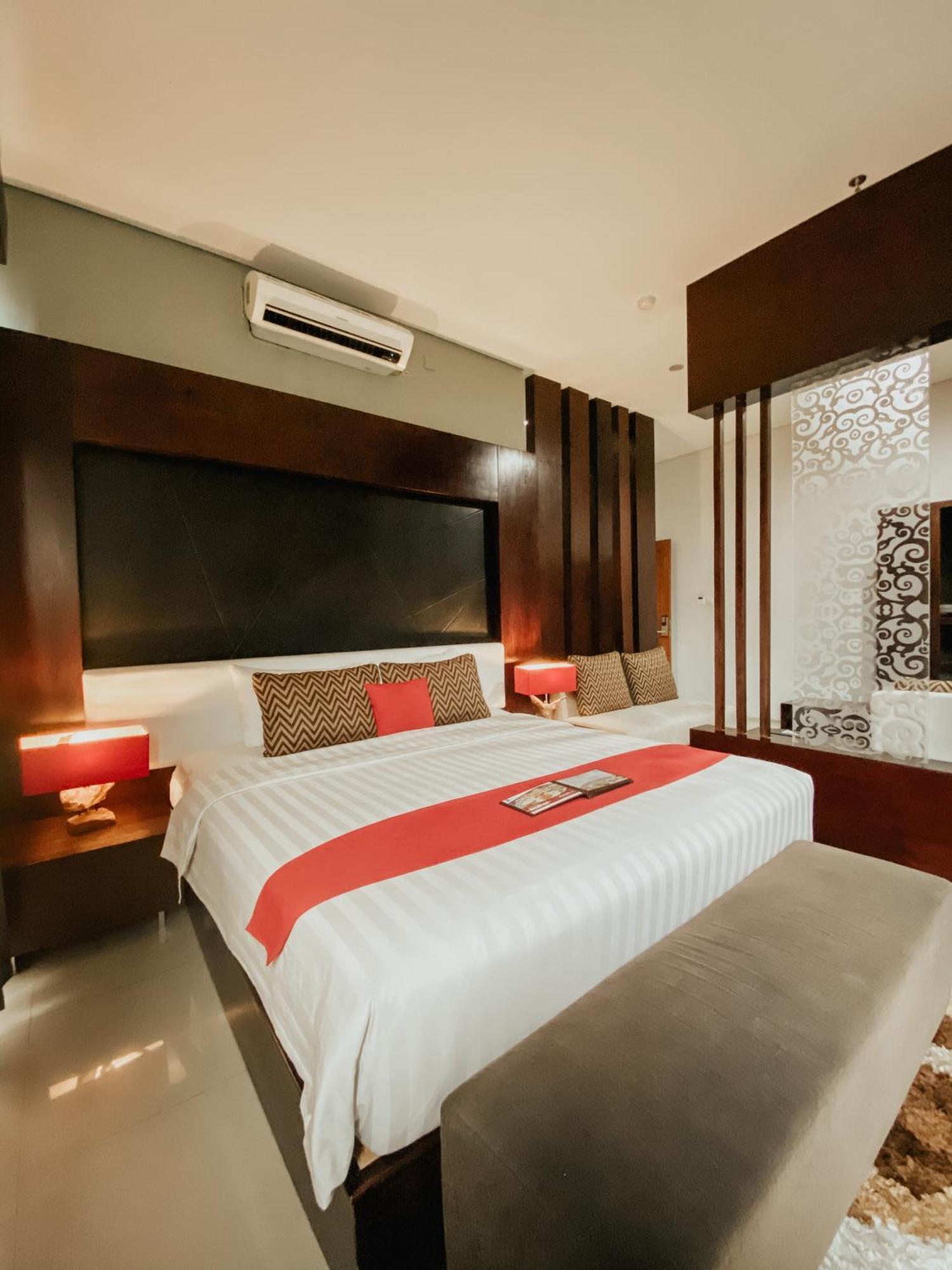 Prima Sr Hotel & Convention Yogyakarta Sleman  Kültér fotó