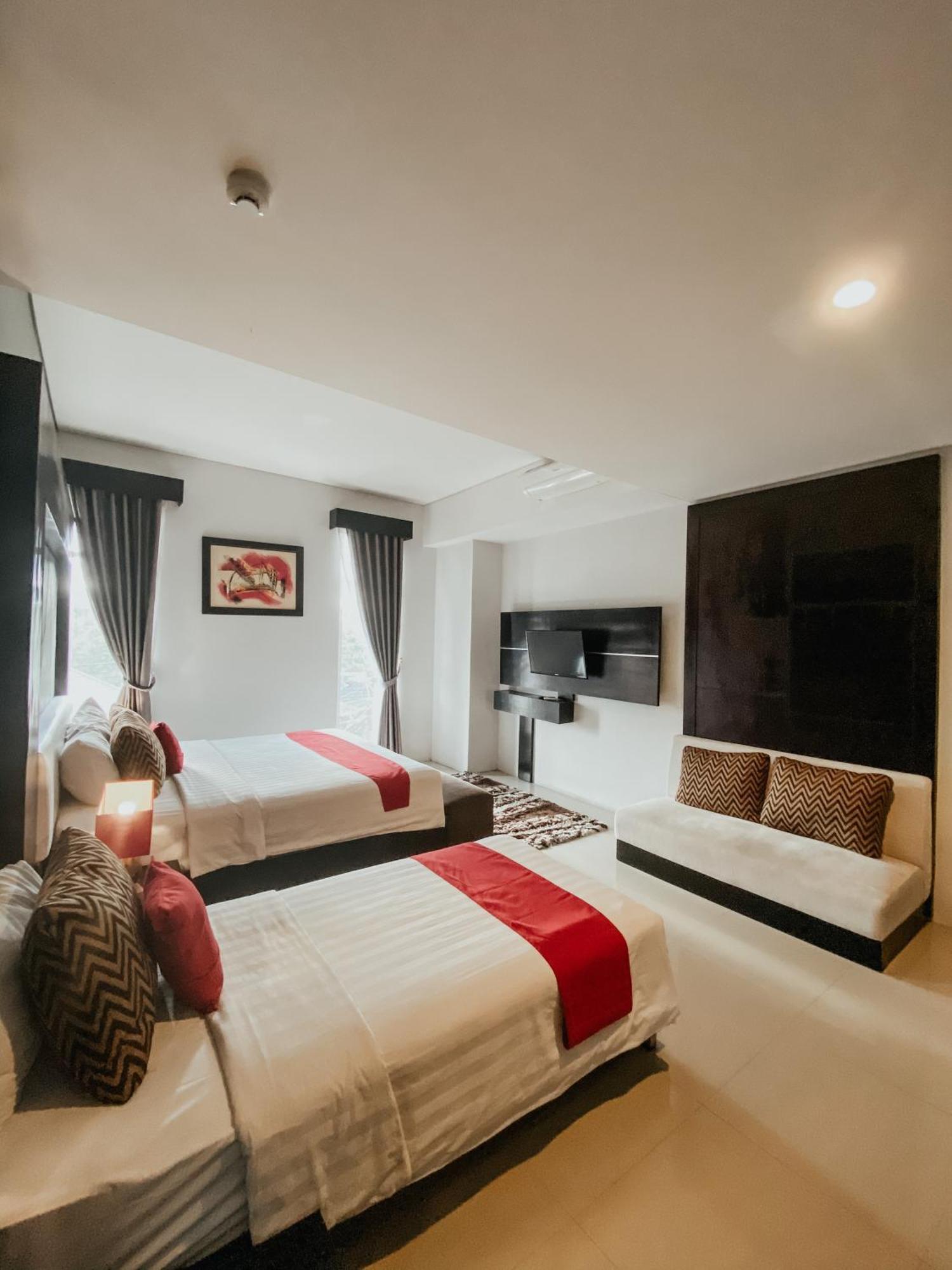 Prima Sr Hotel & Convention Yogyakarta Sleman  Kültér fotó