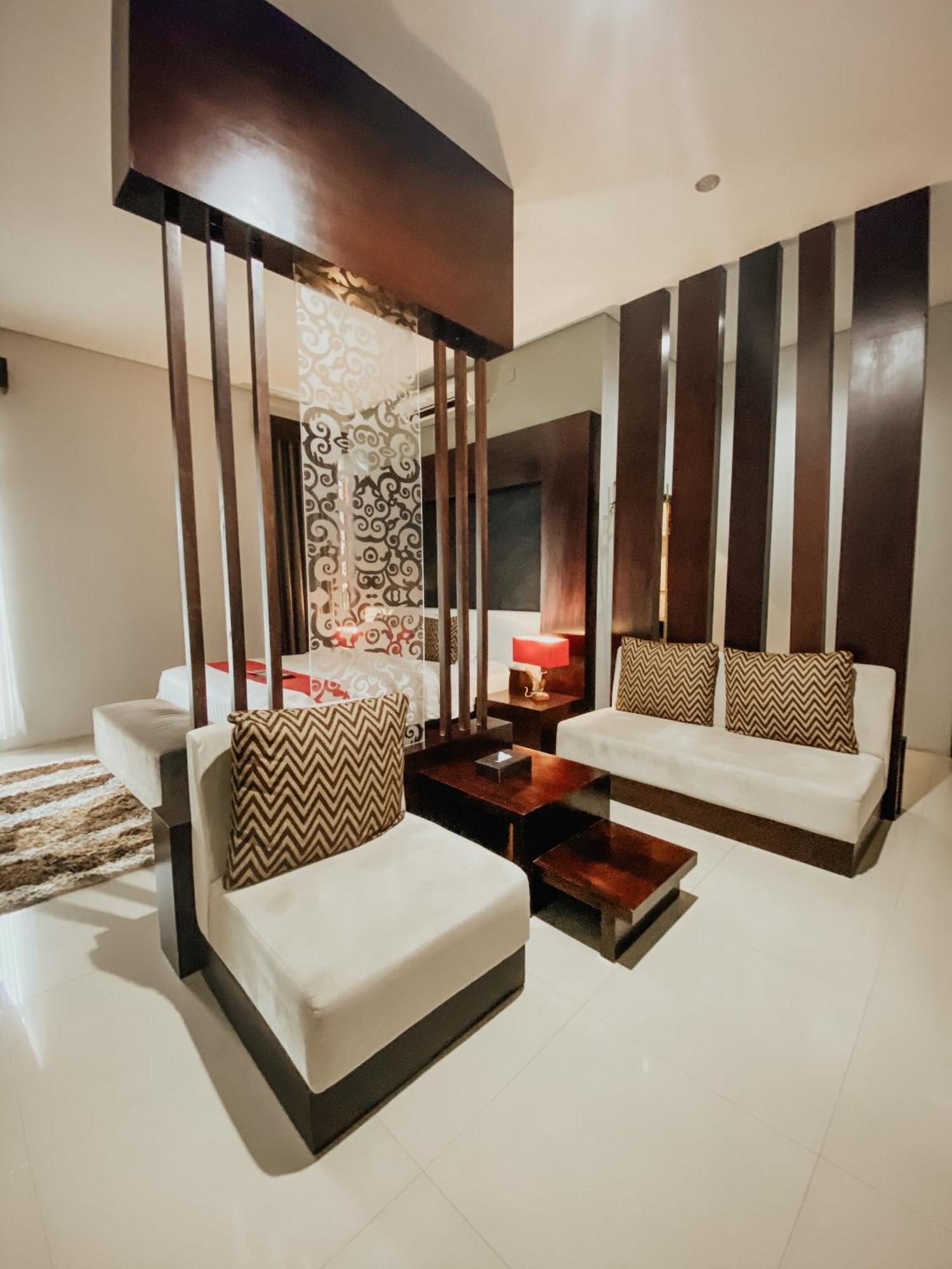 Prima Sr Hotel & Convention Yogyakarta Sleman  Kültér fotó