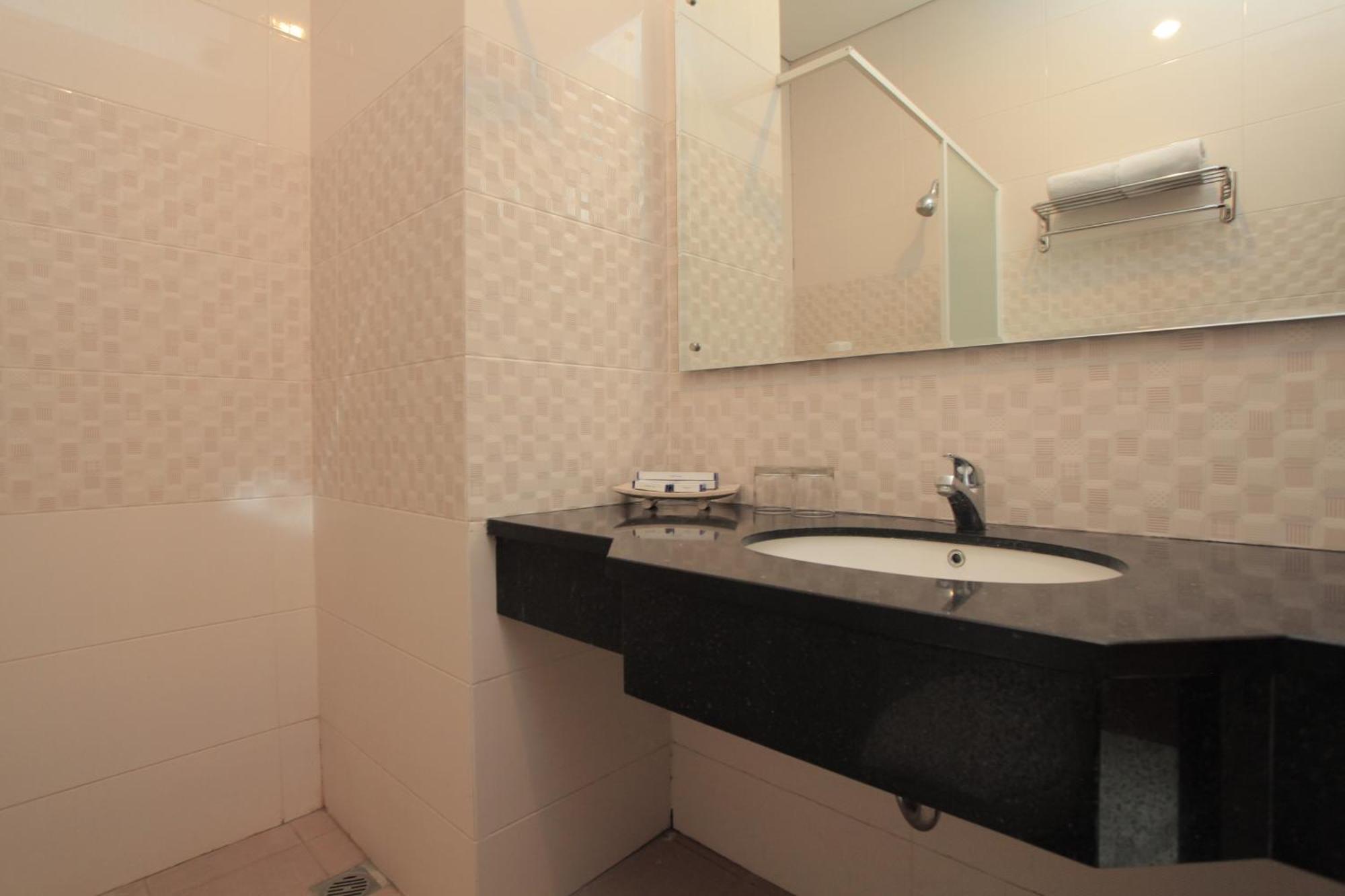 Prima Sr Hotel & Convention Yogyakarta Sleman  Kültér fotó