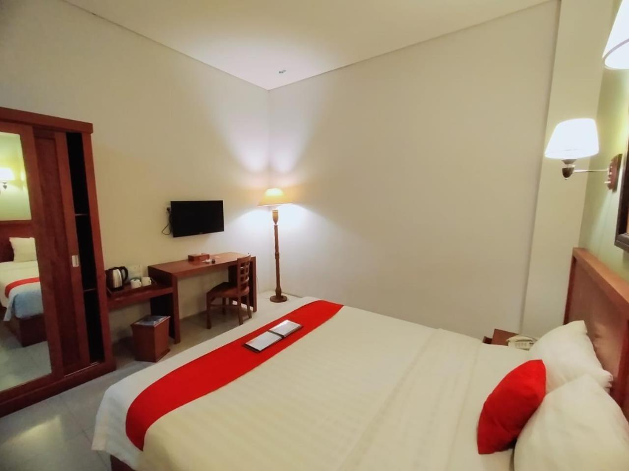 Prima Sr Hotel & Convention Yogyakarta Sleman  Kültér fotó