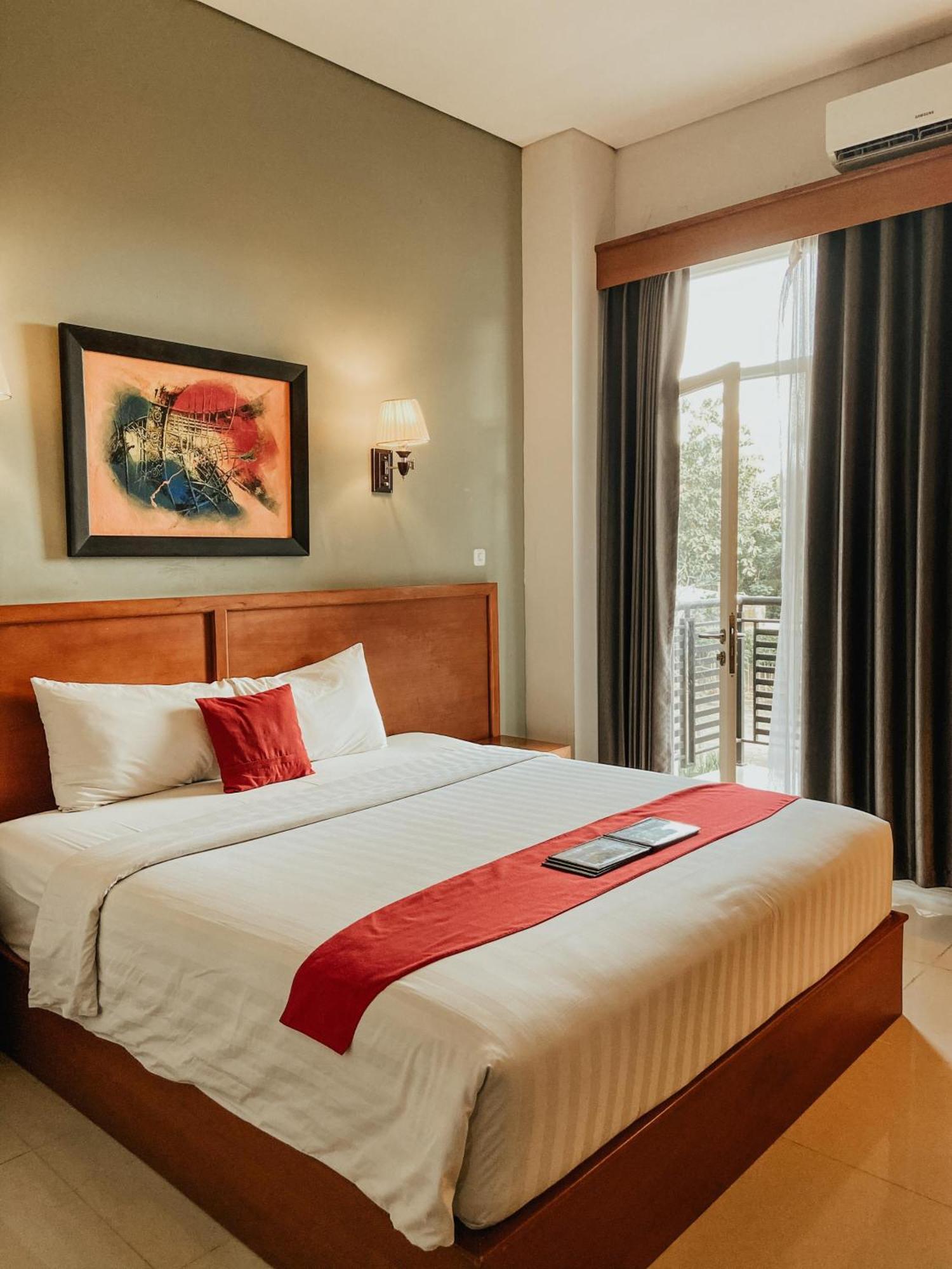 Prima Sr Hotel & Convention Yogyakarta Sleman  Kültér fotó