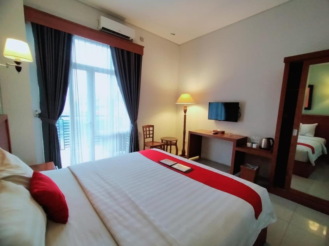 Prima Sr Hotel & Convention Yogyakarta Sleman  Kültér fotó
