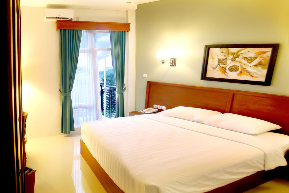 Prima Sr Hotel & Convention Yogyakarta Sleman  Kültér fotó