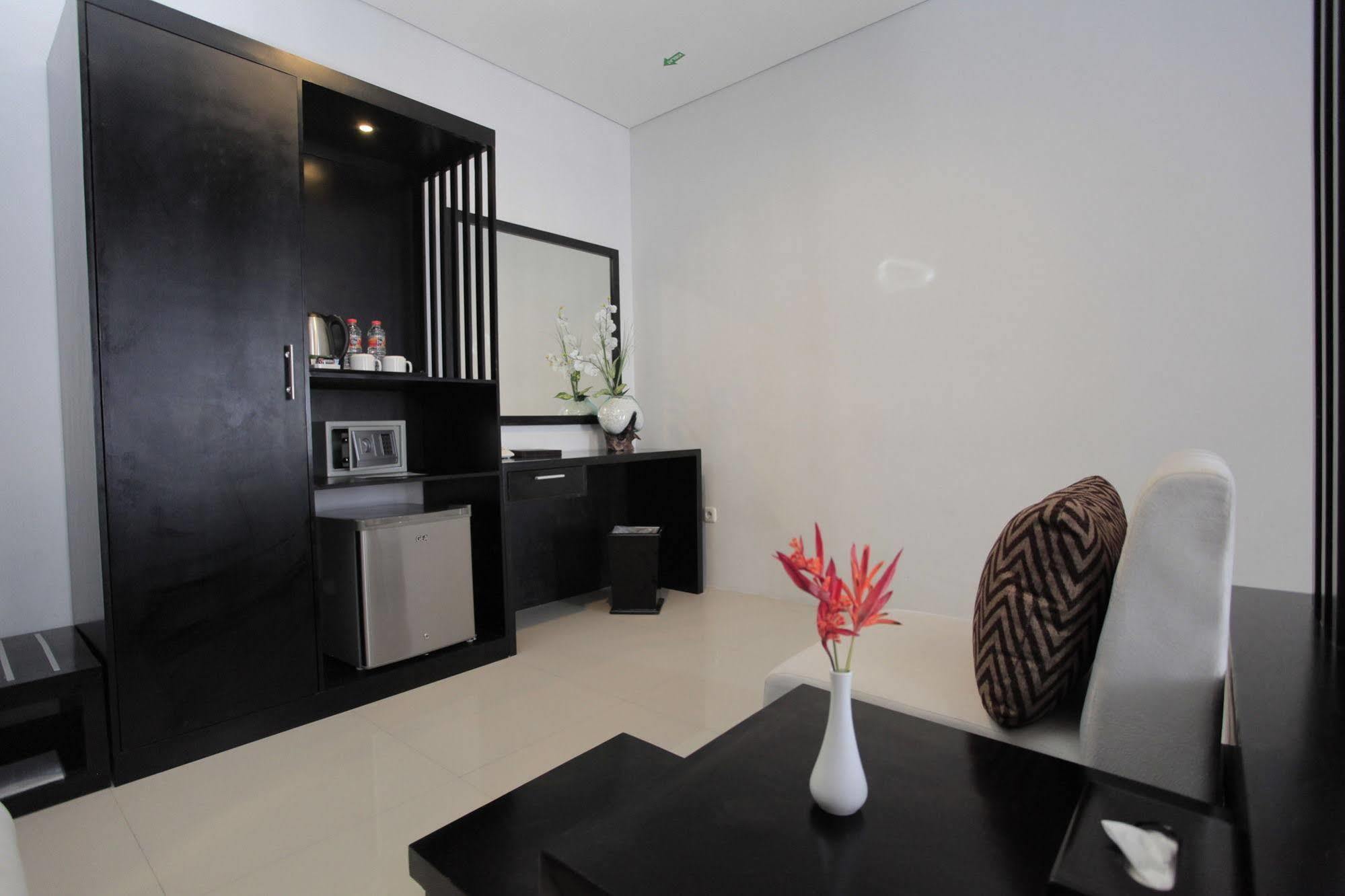 Prima Sr Hotel & Convention Yogyakarta Sleman  Kültér fotó