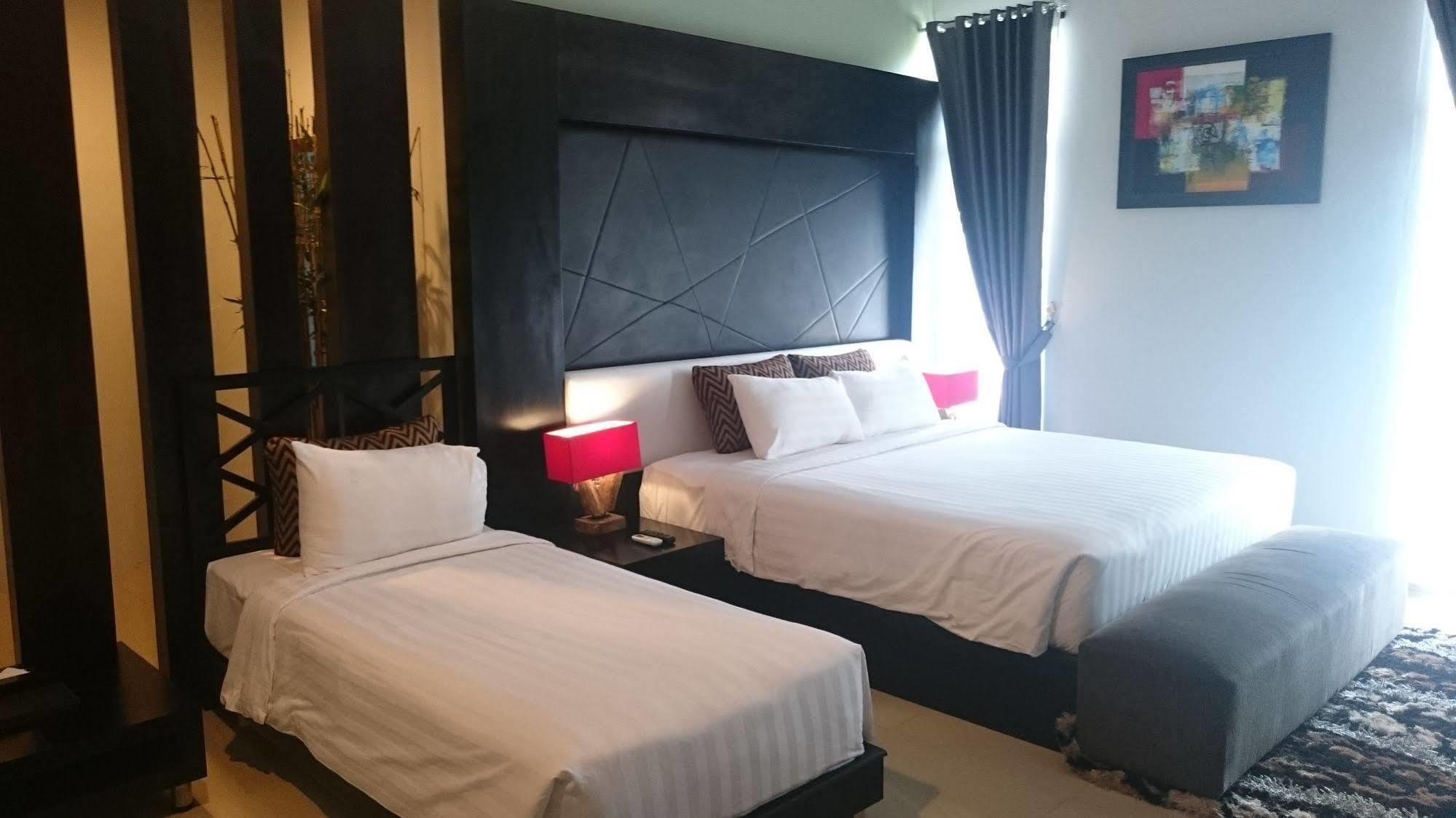 Prima Sr Hotel & Convention Yogyakarta Sleman  Kültér fotó