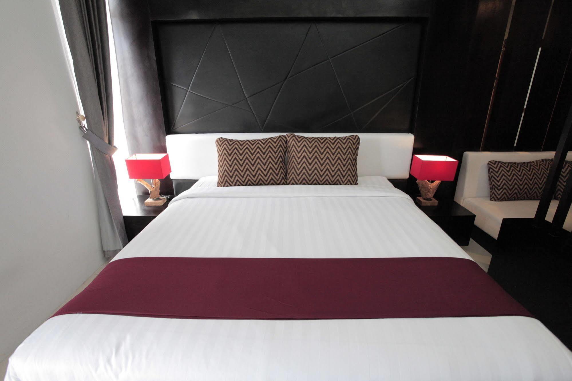Prima Sr Hotel & Convention Yogyakarta Sleman  Kültér fotó