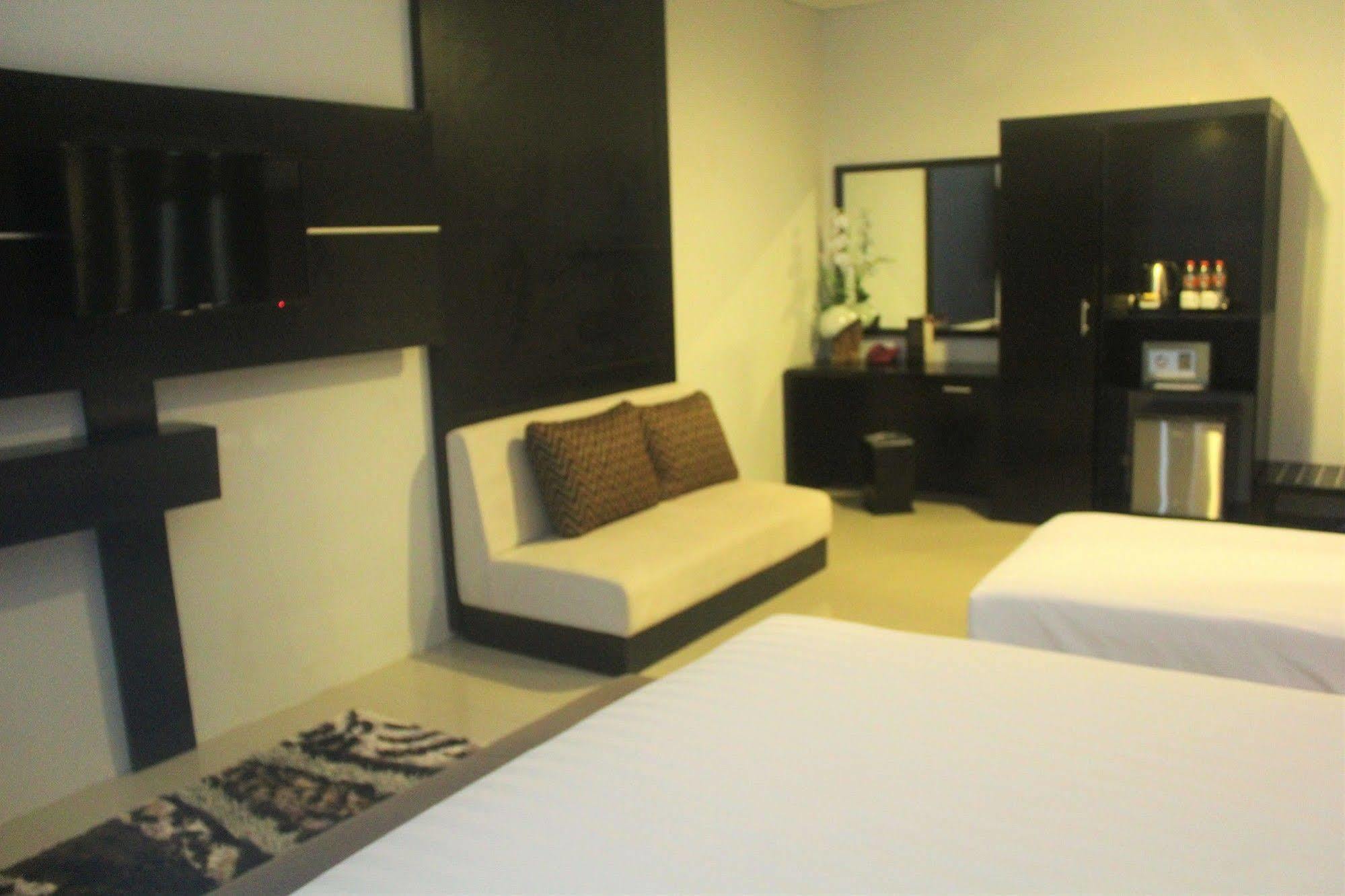 Prima Sr Hotel & Convention Yogyakarta Sleman  Kültér fotó