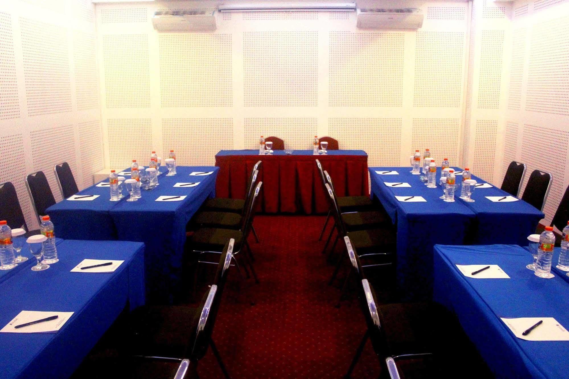 Prima Sr Hotel & Convention Yogyakarta Sleman  Kültér fotó