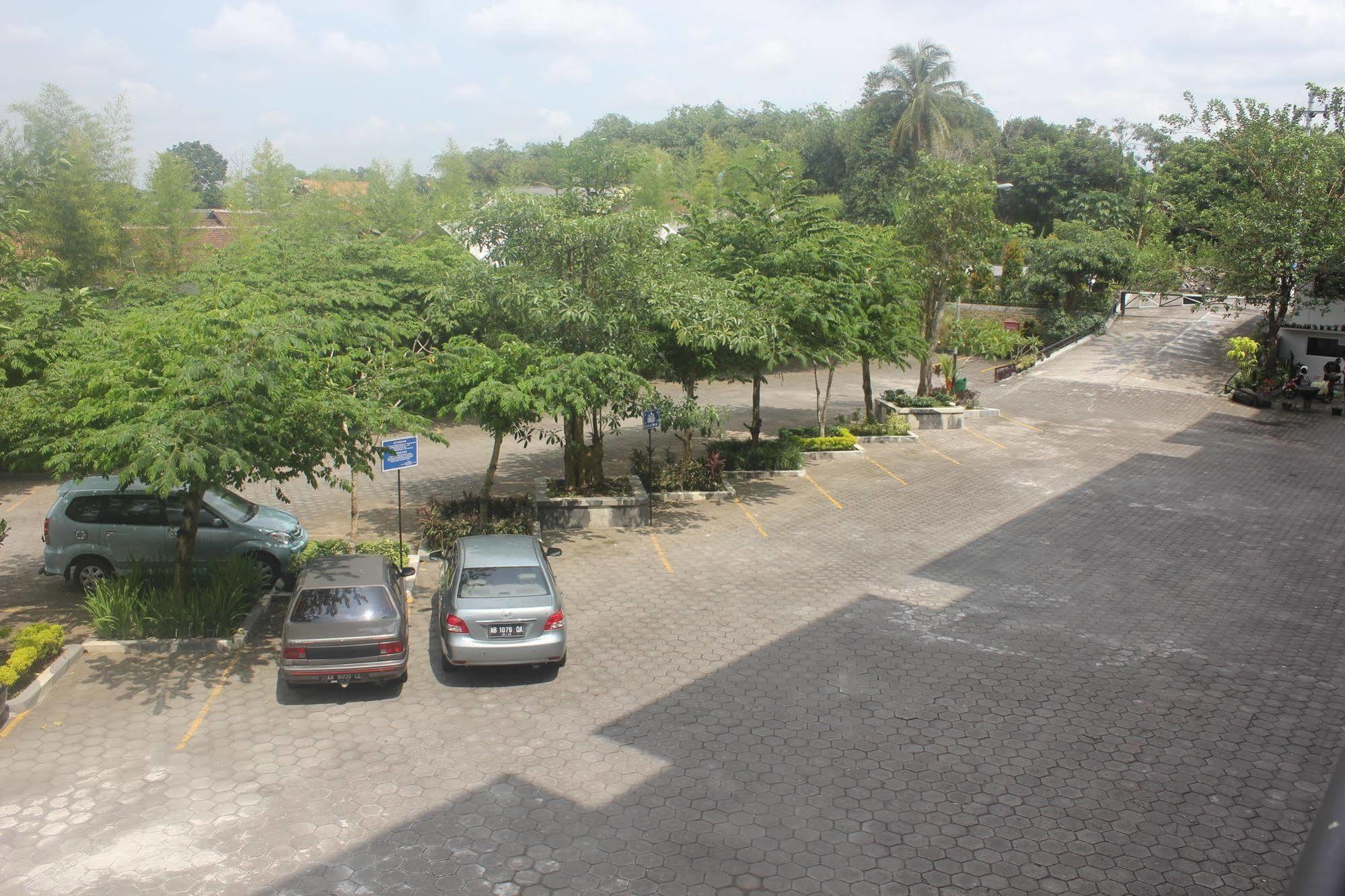 Prima Sr Hotel & Convention Yogyakarta Sleman  Kültér fotó